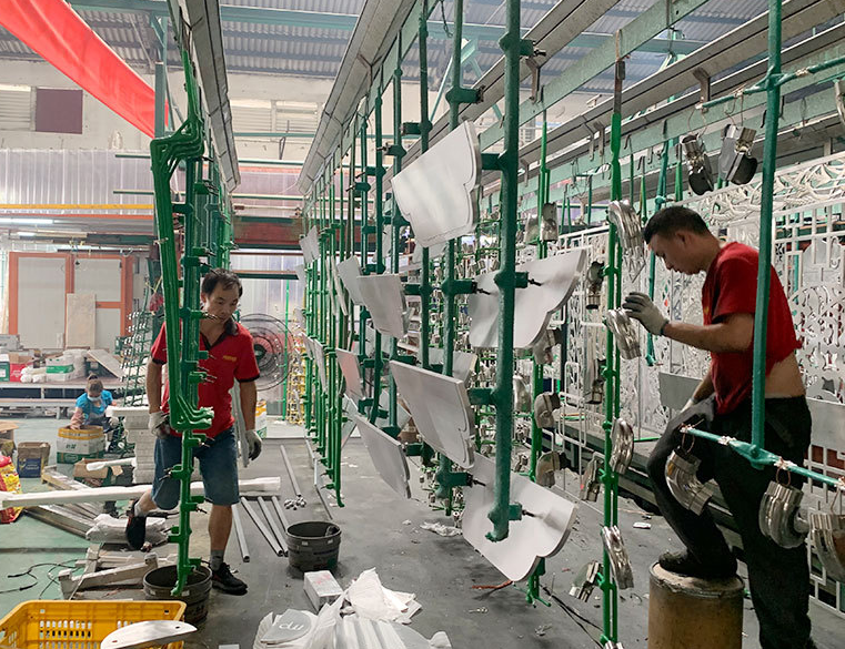 Aluminum Railing Workers